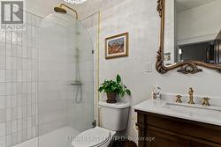 Ensuite shower - 