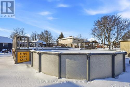 1150 Pettit Road, Fort Erie (Crescent Park), ON - Outdoor With Above Ground Pool