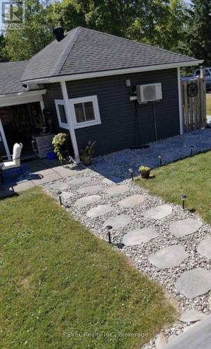 1150 Pettit Road, Fort Erie (Crescent Park), ON - Outdoor