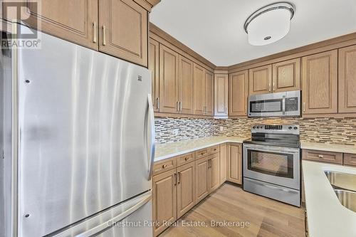 304 - 1 Chamberlain Crescent, Collingwood, ON - Indoor Photo Showing Kitchen