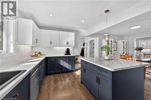 4024 River Road, Caledonia, ON - Indoor Photo Showing Kitchen With Upgraded Kitchen