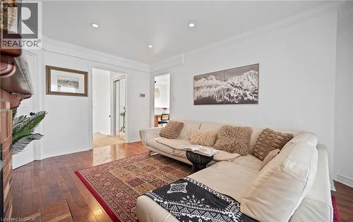 2110 Cleaver Avenue Unit# 242, Burlington, ON - Indoor Photo Showing Living Room