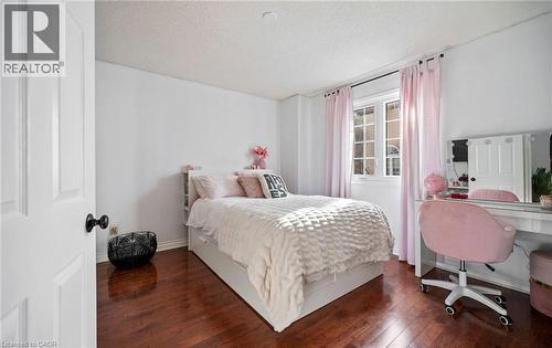 2110 Cleaver Avenue Unit# 242, Burlington, ON - Indoor Photo Showing Bedroom
