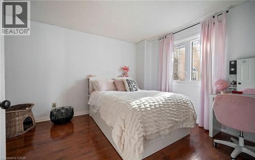 2110 Cleaver Avenue Unit# 242, Burlington, ON - Indoor Photo Showing Bedroom