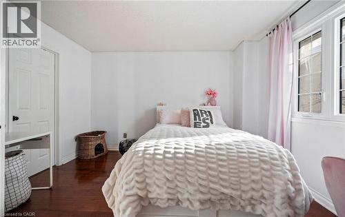 2110 Cleaver Avenue Unit# 242, Burlington, ON - Indoor Photo Showing Bedroom