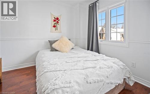 2110 Cleaver Avenue Unit# 242, Burlington, ON - Indoor Photo Showing Bedroom
