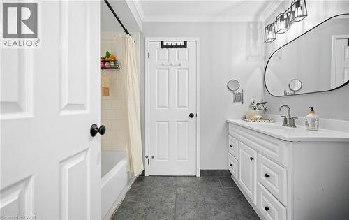 2110 Cleaver Avenue Unit# 242, Burlington, ON - Indoor Photo Showing Bathroom