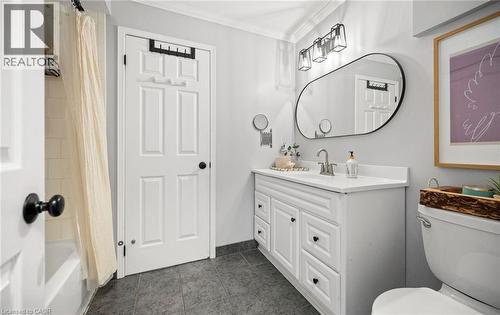 2110 Cleaver Avenue Unit# 242, Burlington, ON - Indoor Photo Showing Bathroom