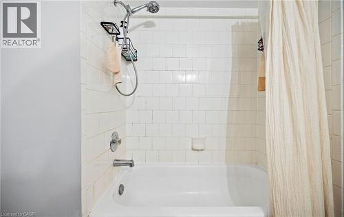 2110 Cleaver Avenue Unit# 242, Burlington, ON - Indoor Photo Showing Bathroom