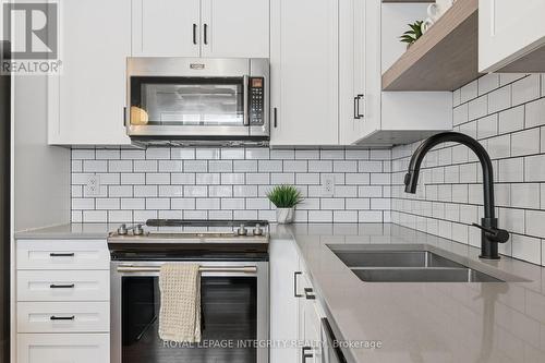 52 Hackamore Crescent, Ottawa, ON - Indoor Photo Showing Kitchen With Double Sink With Upgraded Kitchen