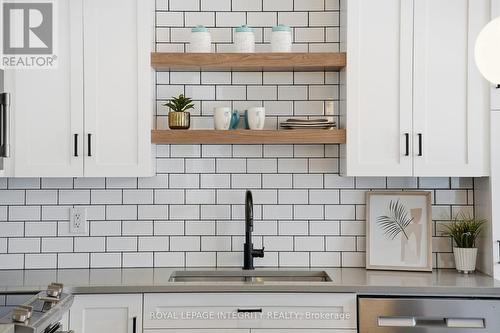 52 Hackamore Crescent, Ottawa, ON - Indoor Photo Showing Kitchen