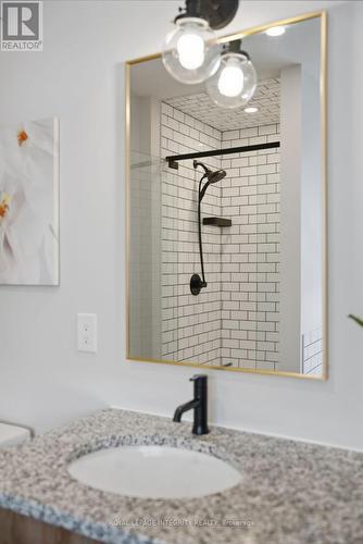 52 Hackamore Crescent, Ottawa, ON - Indoor Photo Showing Bathroom