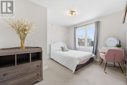 52 Hackamore Crescent, Ottawa, ON - Indoor Photo Showing Bedroom