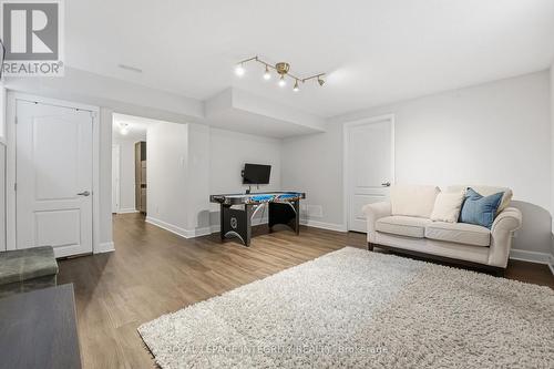 52 Hackamore Crescent, Ottawa, ON - Indoor Photo Showing Living Room