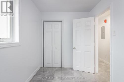 Apartment #5 - 3263 Lake Shore Boulevard W, Toronto, ON - Indoor Photo Showing Other Room