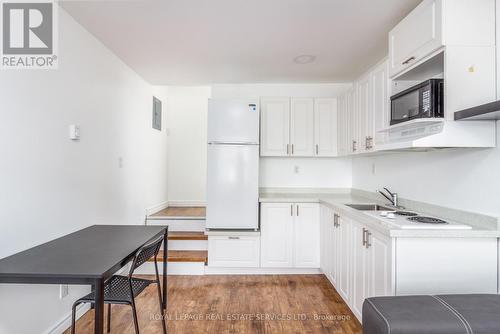 Apartment #1 - 3263 Lake Shore Boulevard W, Toronto, ON - Indoor Photo Showing Kitchen