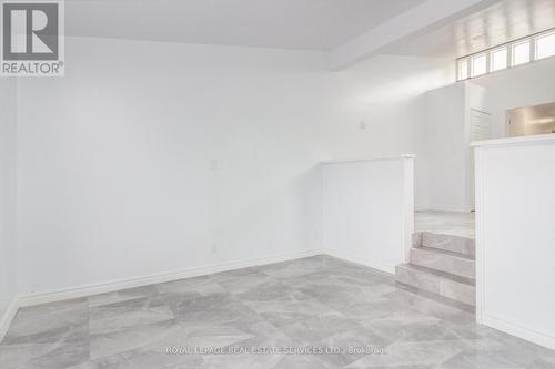 Apartment #5 - 3263 Lake Shore Boulevard W, Toronto, ON - Indoor Photo Showing Other Room