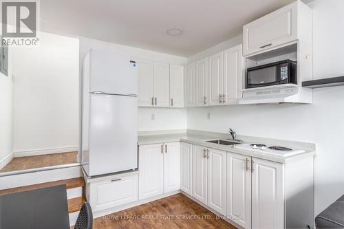 Apartment #1 - 3263 Lake Shore Boulevard W, Toronto, ON - Indoor