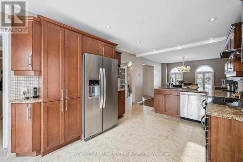 The Gourmet Kitchen Features a Large Pantry - 236 O'Donoghue Avenue, Oakville, ON - Indoor Photo Showing Kitchen