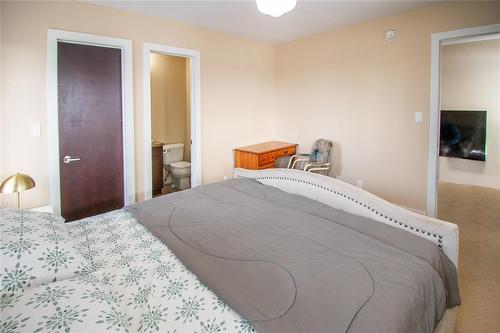 2 455 Pandora Avenue W, Winnipeg, MB - Indoor Photo Showing Bedroom