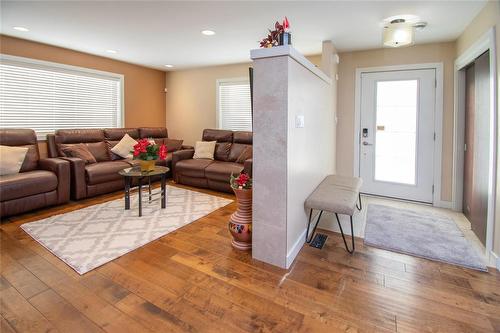 2 455 Pandora Avenue W, Winnipeg, MB - Indoor Photo Showing Living Room