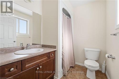 28 Mansfield Drive, Brant, ON - Indoor Photo Showing Bathroom
