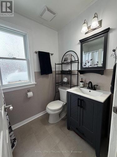 179 Forest Avenue, St. Thomas, ON - Indoor Photo Showing Bathroom