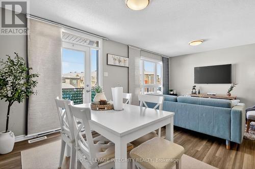 Spacious Hall - 64 Feathertop Lane, Ottawa, ON - Indoor