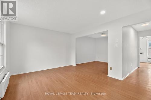 9 Moorside Private, Ottawa, ON - Indoor Photo Showing Other Room