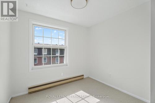 9 Moorside Private, Ottawa, ON - Indoor Photo Showing Other Room