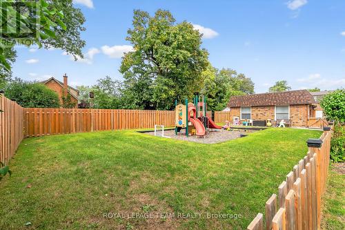 9 Moorside Private, Ottawa, ON - Outdoor