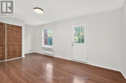9 Moorside Private, Ottawa, ON - Indoor Photo Showing Other Room