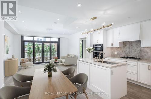 513 - 1 Strathgowan Avenue, Toronto, ON - Indoor Photo Showing Kitchen With Upgraded Kitchen