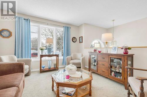 72 Gilbert Street, Belleville (Belleville Ward), ON - Indoor Photo Showing Living Room
