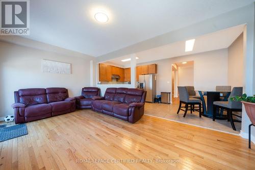 408 Bessborough Drive, Milton, ON - Indoor Photo Showing Living Room