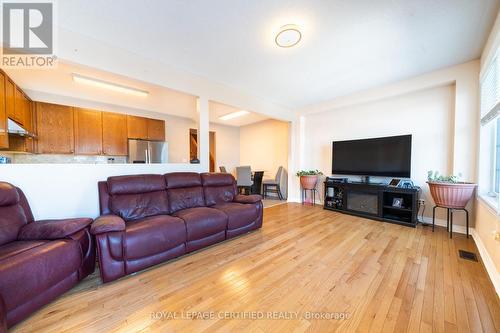 408 Bessborough Drive, Milton, ON - Indoor Photo Showing Living Room