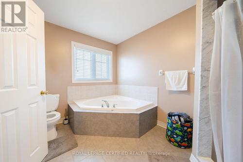 408 Bessborough Drive, Milton, ON - Indoor Photo Showing Bathroom