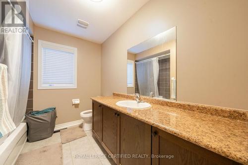 408 Bessborough Drive, Milton, ON - Indoor Photo Showing Bathroom