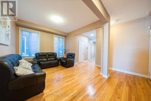 408 Bessborough Drive, Milton, ON - Indoor Photo Showing Living Room