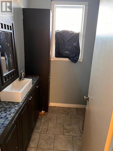 527 Court St N, Thunder Bay, ON - Indoor Photo Showing Bathroom