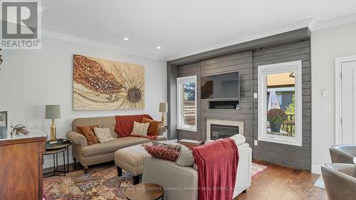 47 Livingstone Drive, Hamilton, ON - Indoor Photo Showing Living Room With Fireplace