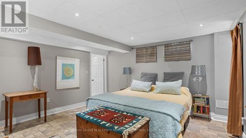 47 Livingstone Drive, Hamilton, ON - Indoor Photo Showing Bedroom