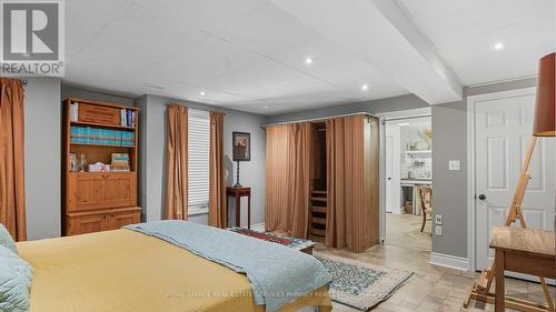 47 Livingstone Drive, Hamilton, ON - Indoor Photo Showing Bedroom