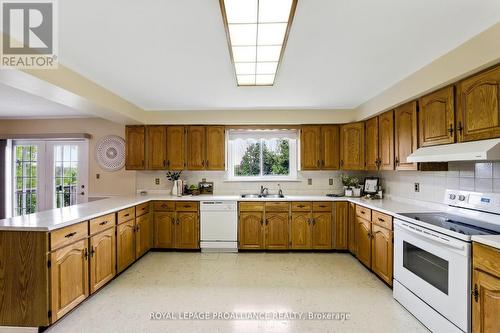 843 County 35 Road, Trent Hills, ON - Indoor Photo Showing Kitchen With Double Sink