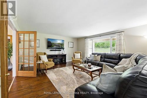 843 County 35 Road, Trent Hills, ON - Indoor Photo Showing Living Room