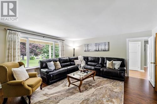 843 County 35 Road, Trent Hills, ON - Indoor Photo Showing Living Room