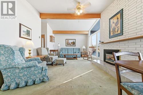 528 Irving Street, Pembroke, ON - Indoor Photo Showing Living Room With Fireplace