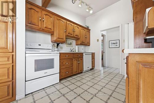 528 Irving Street, Pembroke, ON - Indoor Photo Showing Kitchen