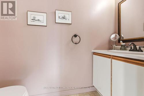 528 Irving Street, Pembroke, ON - Indoor Photo Showing Bathroom