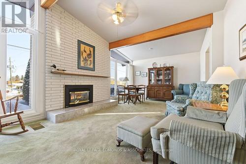 528 Irving Street, Pembroke, ON - Indoor Photo Showing Living Room With Fireplace